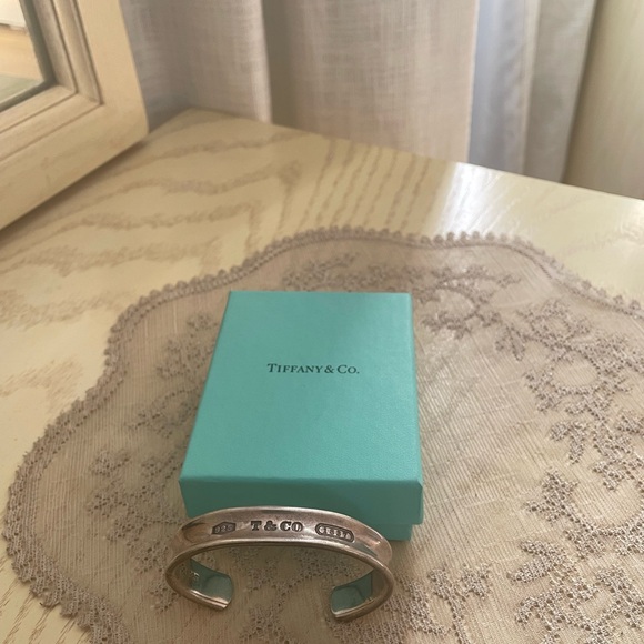Tiffany and co cuff bracelet - Picture 5 of 6